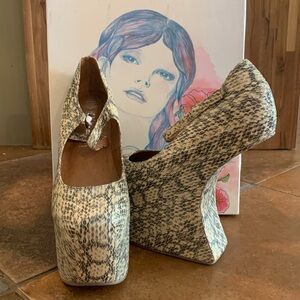 Jeffery Campbell size 9m night walk ivory python platforms
